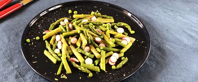 Salade fraîche d’asperges et radis