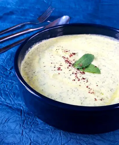 Soupe froide de courgette