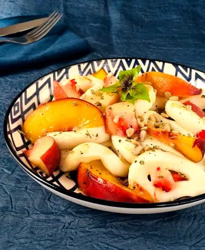 Salade d’encornets aux deux pêches