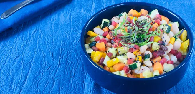 Salade de haricots blancs et légumes d’été