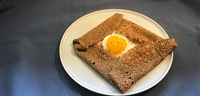 Galette bretonne complète (œuf, jambon, fromage)