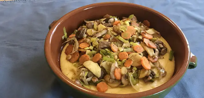 Poêlée de légumes d’hiver sur lit de polenta