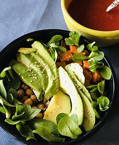 Buddha bowl, sauce harissa