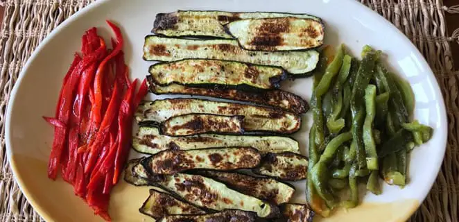 Légumes d’été grillés à l’huile d’olive pimentée