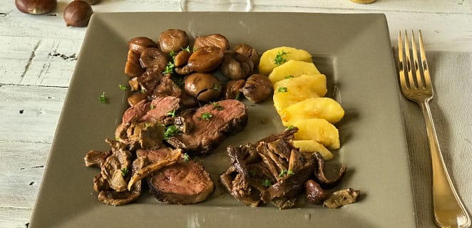 Magrets de canard aux cèpes, marrons et pommes