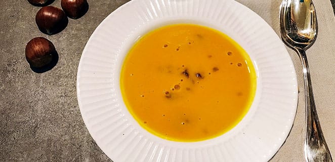 Velouté de potimarron aux éclats de châtaigne