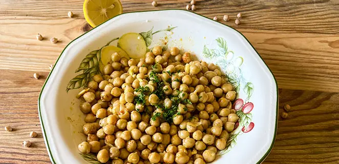 Salade de pois chiches épicés