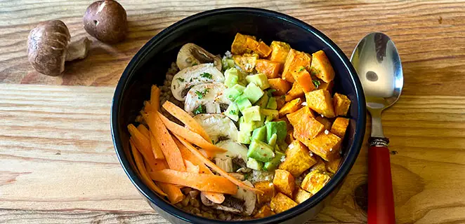 Buddha bowl vegan au sarrasin grillé