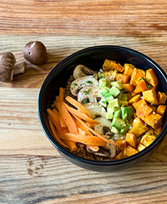 Buddha bowl vegan au sarrasin grillé