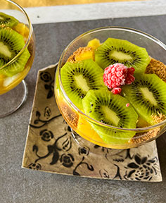 Coupe de fruits exotiques au fromage blanc de brebis