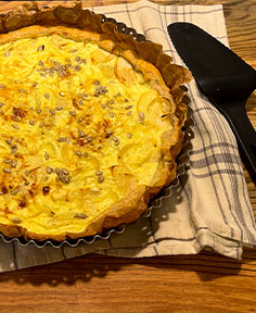 Tarte oignon et pommes aux graines de tournesol