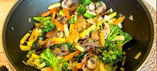 Wok de légumes au gingembre