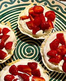 Pavlova aux fraises à l’aquafaba