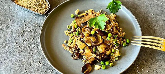 Risotto de quinoa aux champignons et petits pois