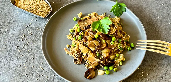 Risotto de quinoa aux champignons et petits pois