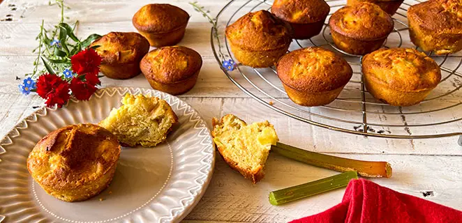 Muffins à la rhubarbe et à la farine d’amande