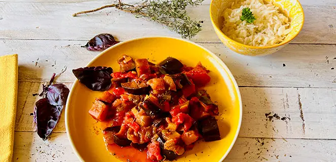 Poêlée d’aubergines aux poivrons et riz pilaf