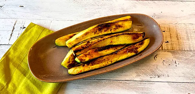 Courgettes grillées à la plancha