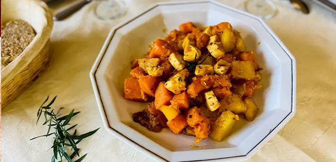 Duo de patates douces et pommes de terre aux dés de poulet