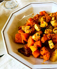 Duo de patates douces et pommes de terre aux dés de poulet