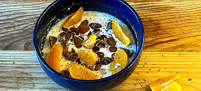 Porridge aux fruits secs et à la clémentine