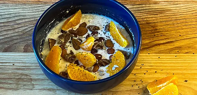 Porridge aux fruits secs et à la clémentine