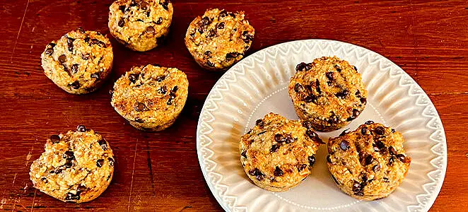 Muffins aux flocons d’avoine et pépites de chocolat (sans farine, sans œuf)