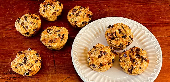 Muffins aux flocons d’avoine et pépites de chocolat (sans farine, sans œuf)