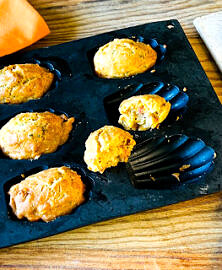 Madeleines aux dés de chorizo et parmesan