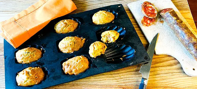 Madeleines aux dés de chorizo et parmesan