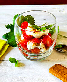 Verrines fraises et mascarpone aux spéculos