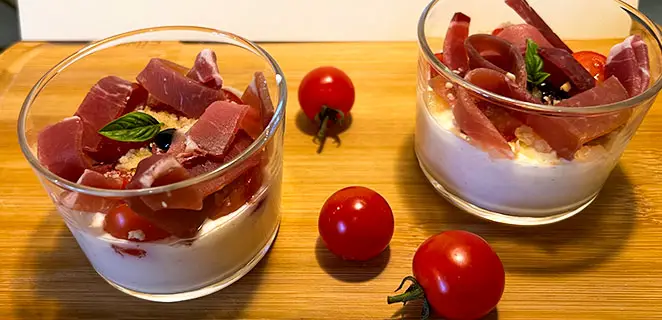 Verrines tomate cerise et coppa à la ricotta