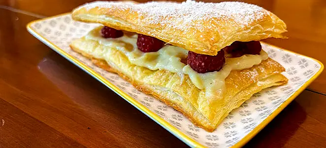 Petits feuilletés à la framboise