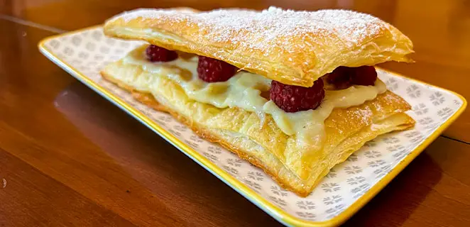 Petits feuilletés à la framboise