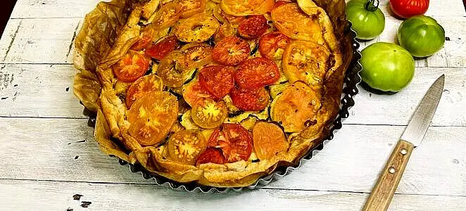 Tarte fine à la courgette et tomates vertes