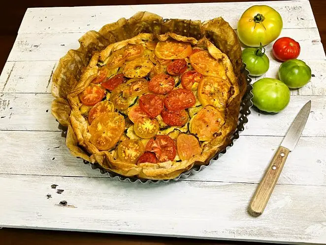 Tarte fine à la courgette et tomates vertes