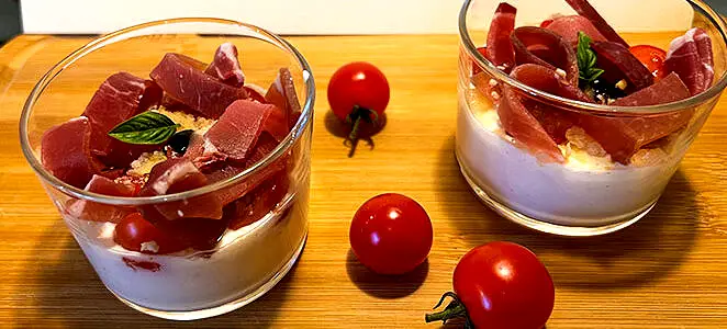 Verrines tomate cerise et coppa à la ricotta