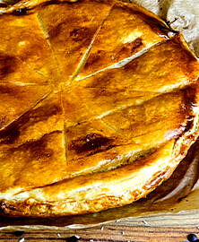 Galette des rois à la noix de coco et pépites de chocolat