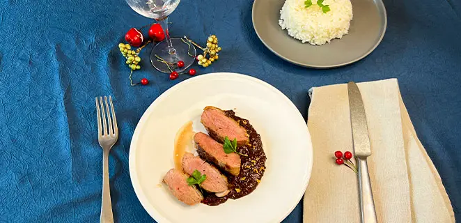 Magret de canard et sa sauce au chocolat pimentée