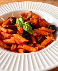 Penne aux poivrons et chorizo