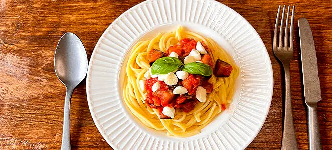 Linguines aubergine et mozzarella