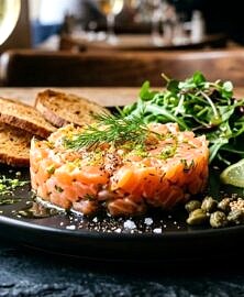 Tartare de saumon à l’aneth et citron vert
